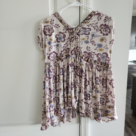 Free People Escapades Floral Print Tee. - Picture 5 of 6